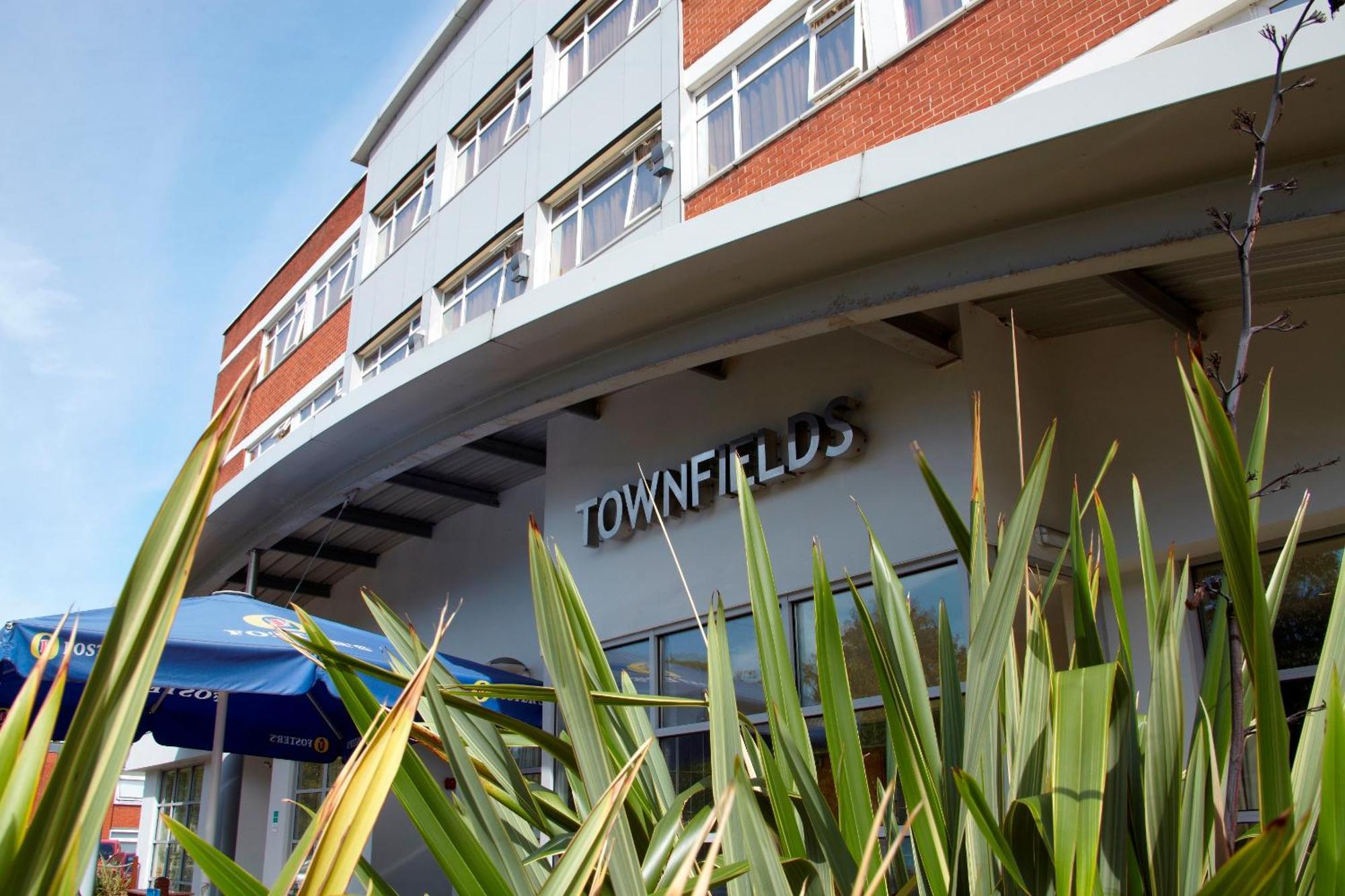 Cresta Court Hotel Altrincham Zewnętrze zdjęcie