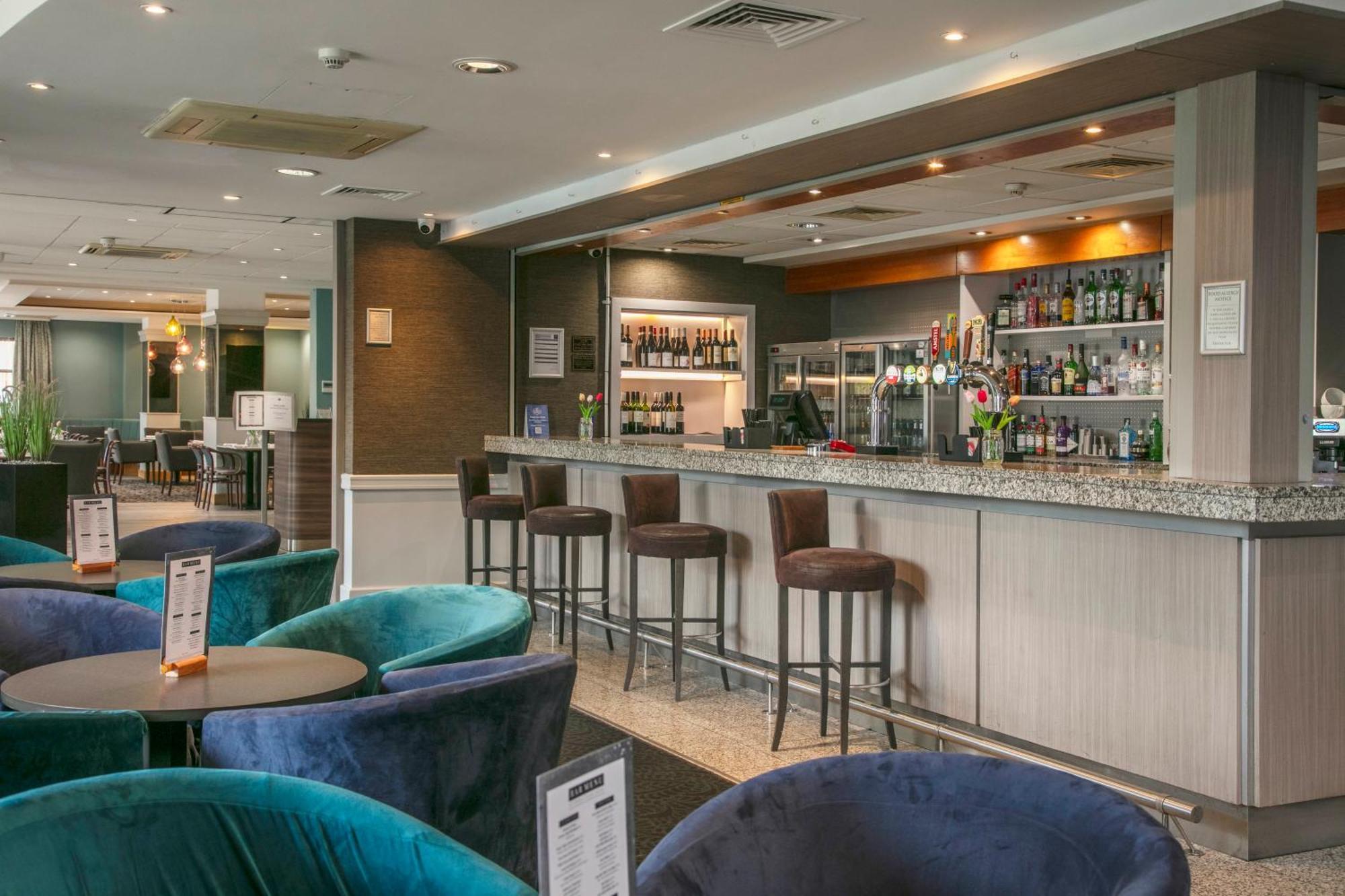 Cresta Court Hotel Altrincham Zewnętrze zdjęcie