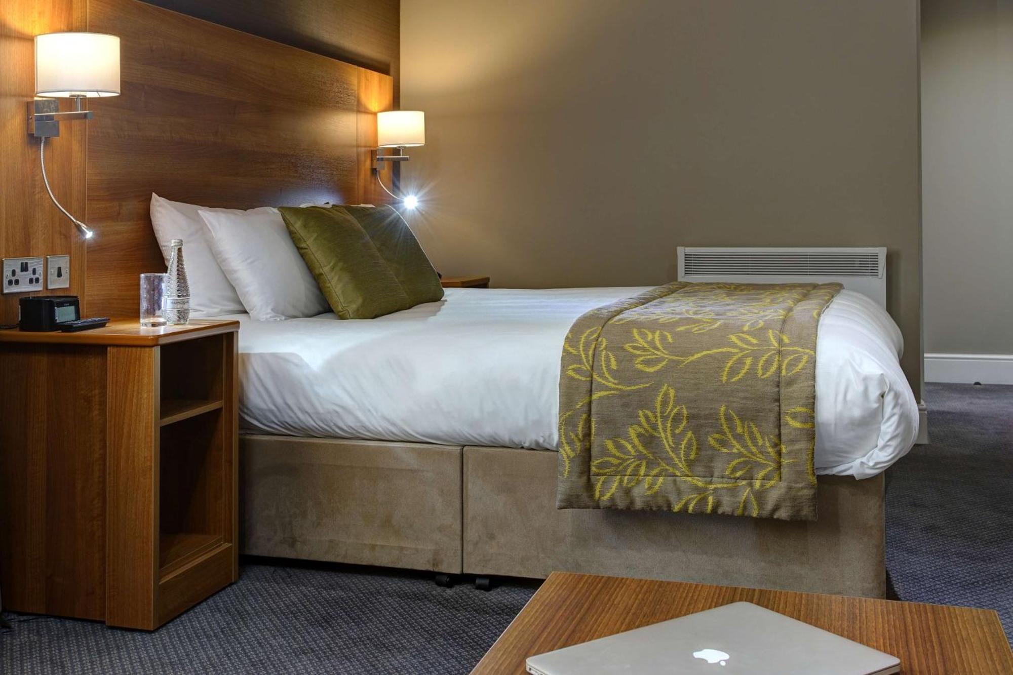 Cresta Court Hotel Altrincham Zewnętrze zdjęcie
