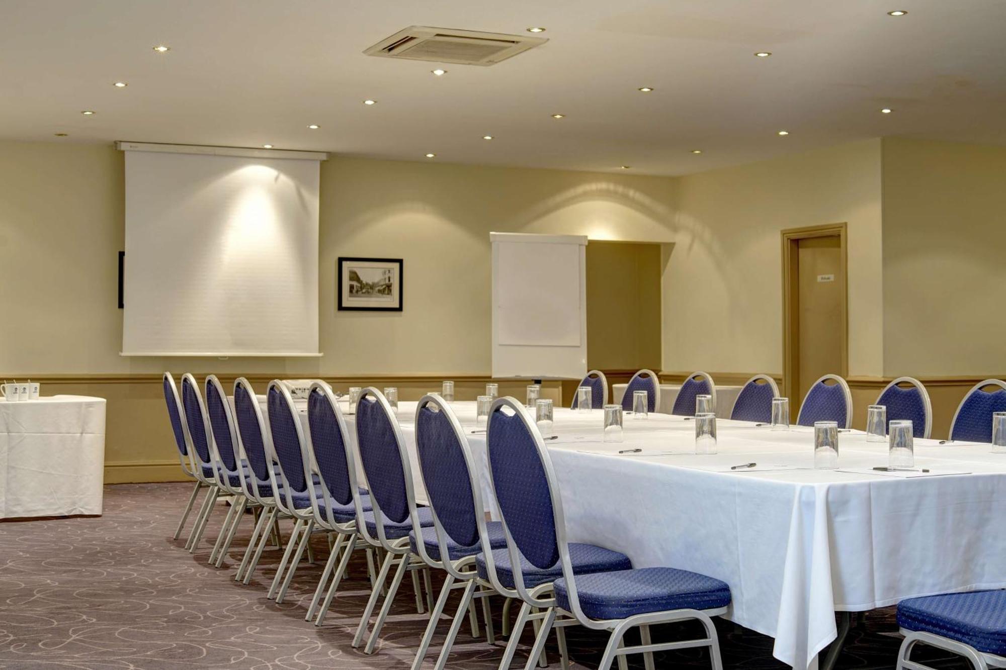 Cresta Court Hotel Altrincham Zewnętrze zdjęcie