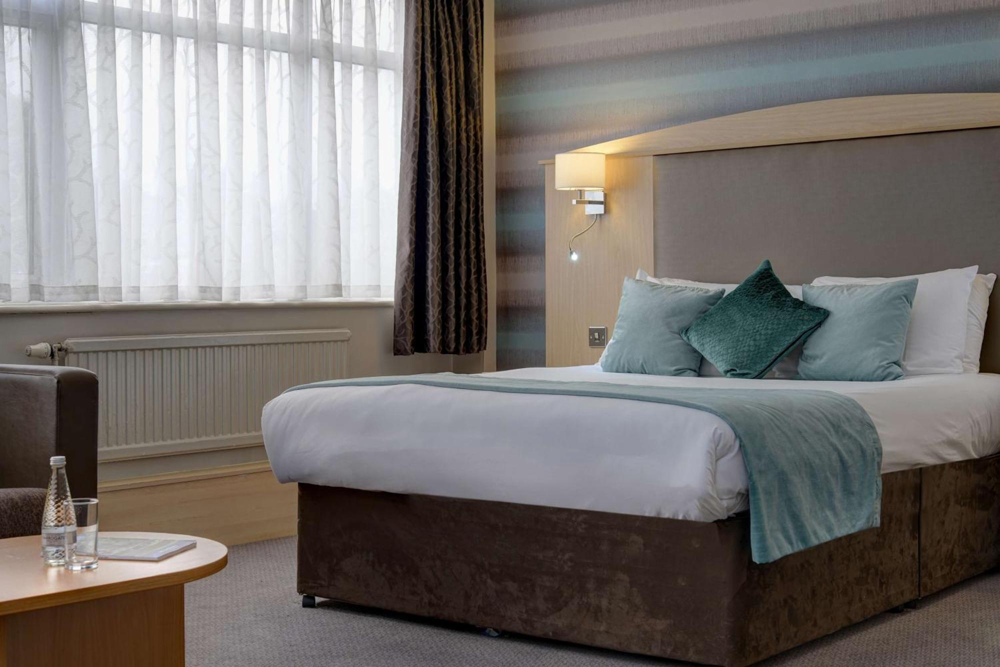 Cresta Court Hotel Altrincham Zewnętrze zdjęcie