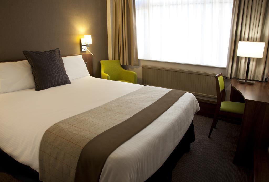 Cresta Court Hotel Altrincham Zewnętrze zdjęcie